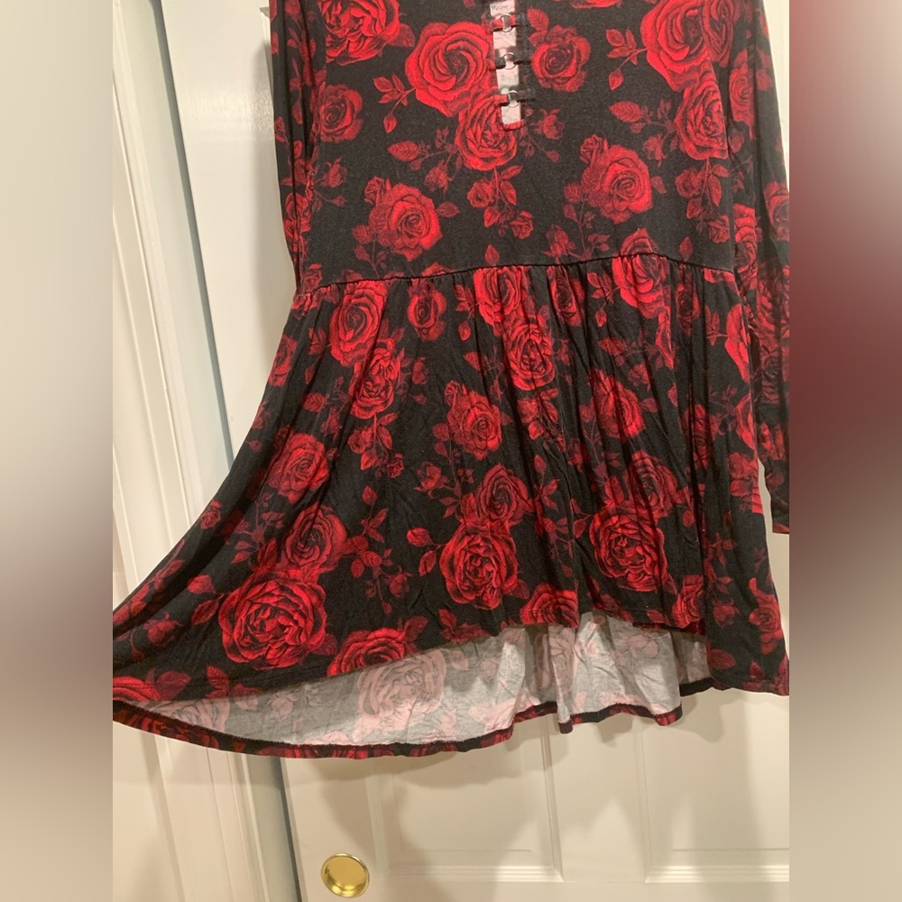 Torrid Top Size 0 - Picture 3 of 8